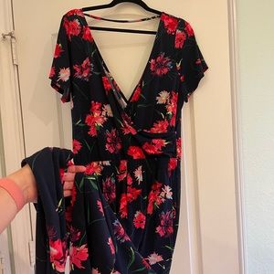 Express stretch jumpsuit navy floral print size Large.